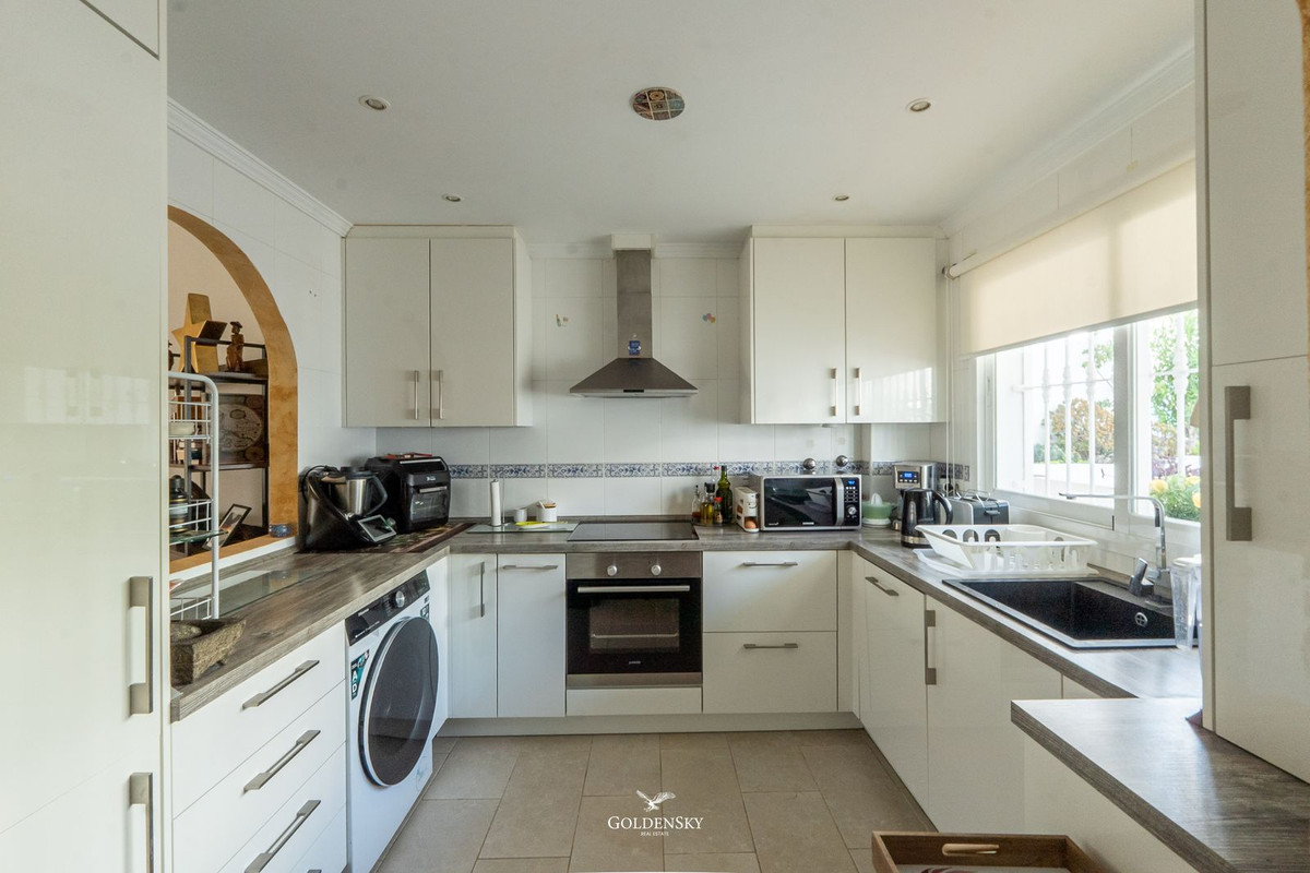Se vende Apartamento Planta Media de 3 dormitorios en Costa Del Sol, Málaga, España