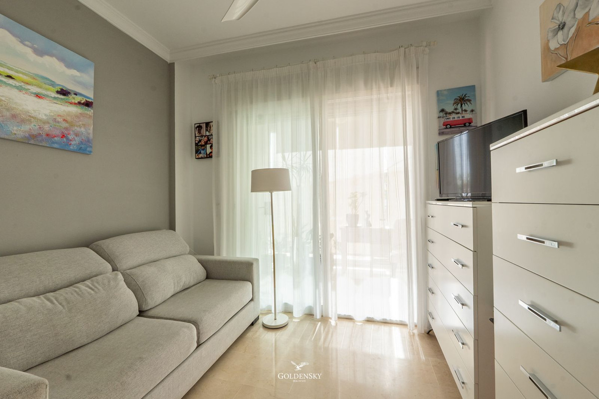Se vende Apartamento Planta Media de 3 dormitorios en Costa Del Sol, Málaga, España
