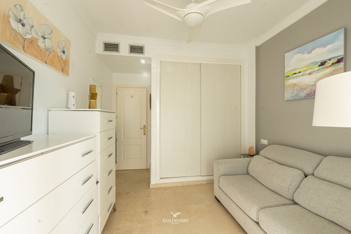 Se vende Apartamento Planta Media de 3 dormitorios en Costa Del Sol, Málaga, España