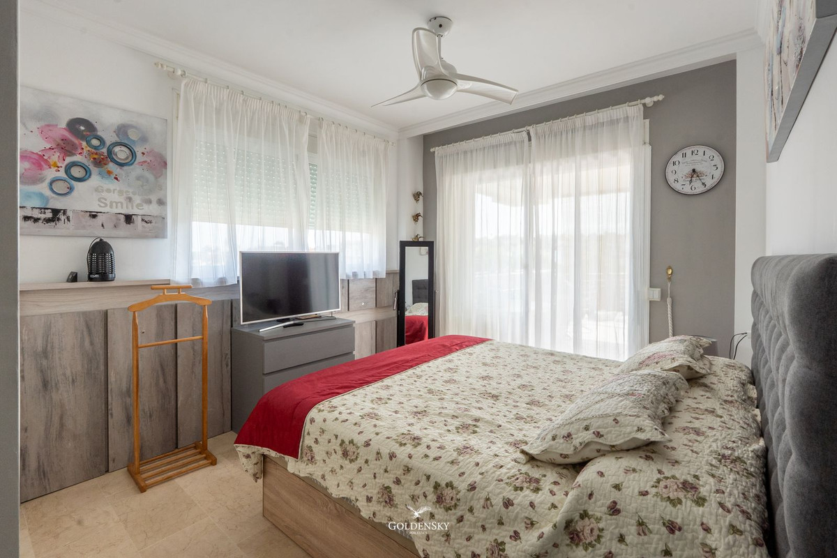 Se vende Apartamento Planta Media de 3 dormitorios en Costa Del Sol, Málaga, España