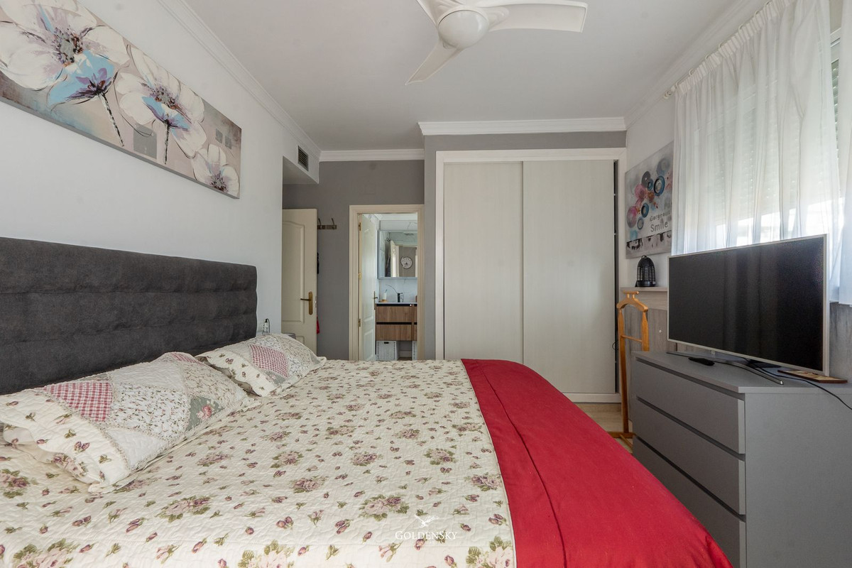Se vende Apartamento Planta Media de 3 dormitorios en Costa Del Sol, Málaga, España