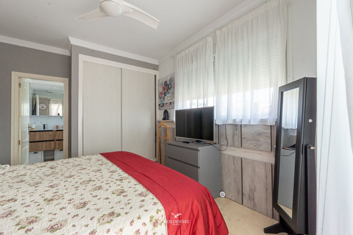 Se vende Apartamento Planta Media de 3 dormitorios en Costa Del Sol, Málaga, España