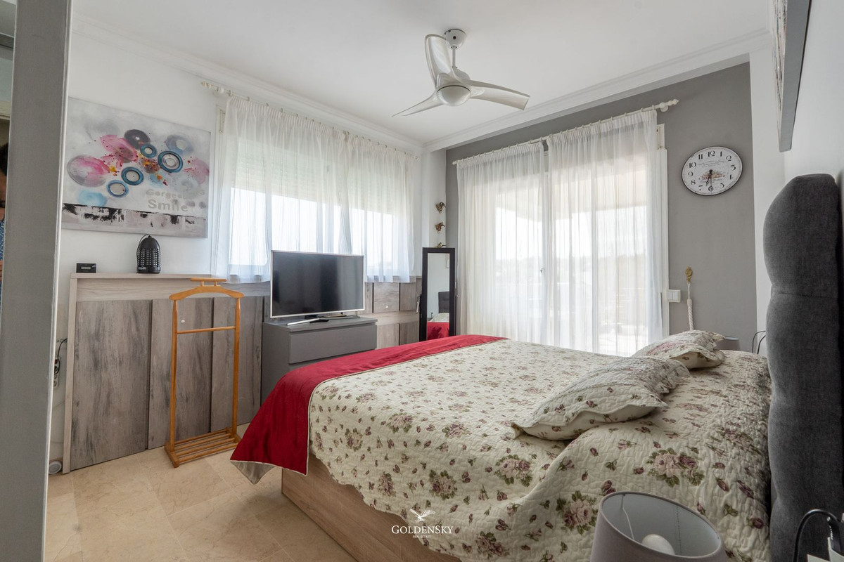 Se vende Apartamento Planta Media de 3 dormitorios en Costa Del Sol, Málaga, España