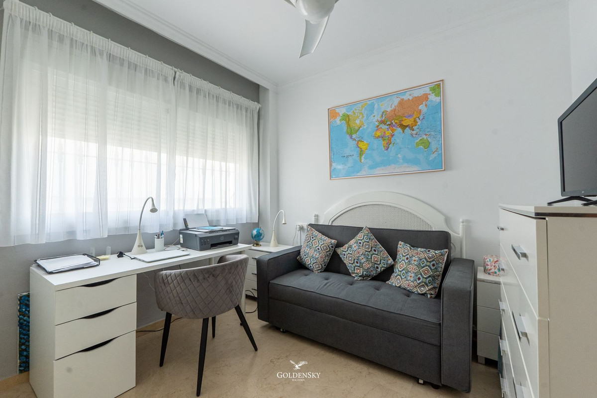 Se vende Apartamento Planta Media de 3 dormitorios en Costa Del Sol, Málaga, España