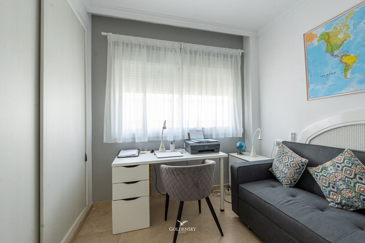 Se vende Apartamento Planta Media de 3 dormitorios en Costa Del Sol, Málaga, España