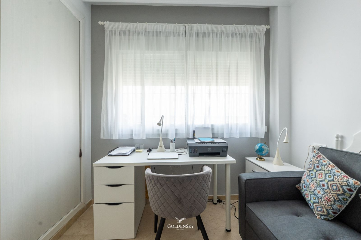 Se vende Apartamento Planta Media de 3 dormitorios en Costa Del Sol, Málaga, España