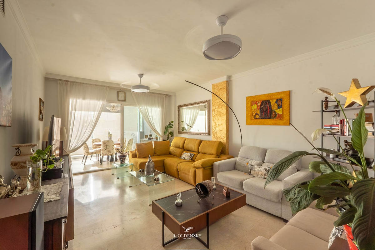Se vende Apartamento Planta Media de 3 dormitorios en Costa Del Sol, Málaga, España