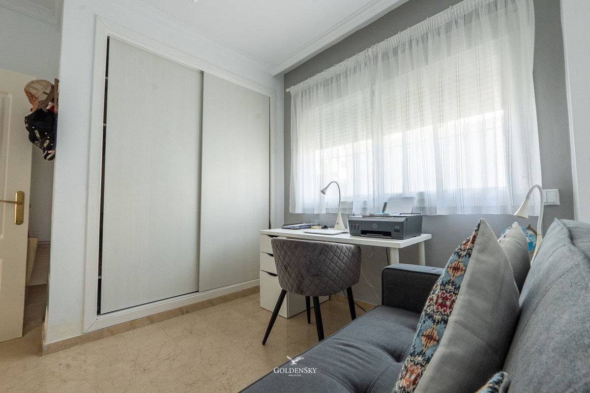 Se vende Apartamento Planta Media de 3 dormitorios en Costa Del Sol, Málaga, España