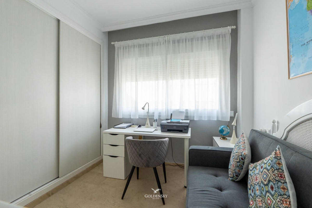 Se vende Apartamento Planta Media de 3 dormitorios en Costa Del Sol, Málaga, España