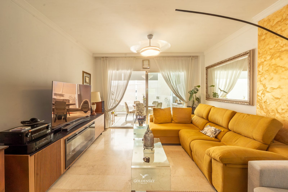 Se vende Apartamento Planta Media de 3 dormitorios en Costa Del Sol, Málaga, España