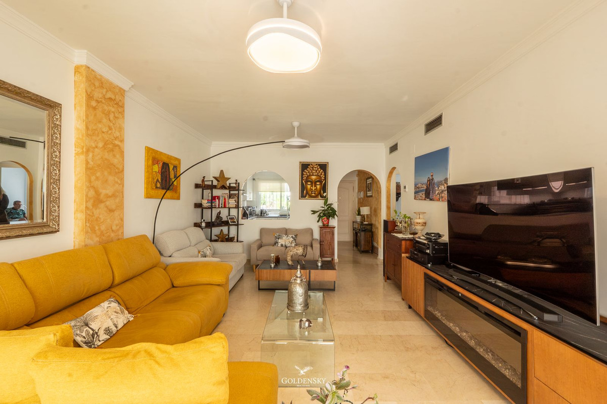 Se vende Apartamento Planta Media de 3 dormitorios en Costa Del Sol, Málaga, España