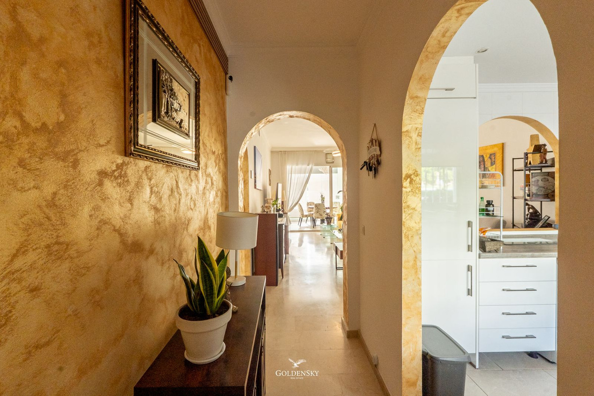 Se vende Apartamento Planta Media de 3 dormitorios en Costa Del Sol, Málaga, España