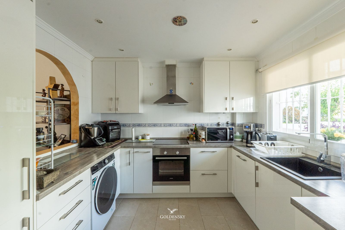 Se vende Apartamento Planta Media de 3 dormitorios en Costa Del Sol, Málaga, España