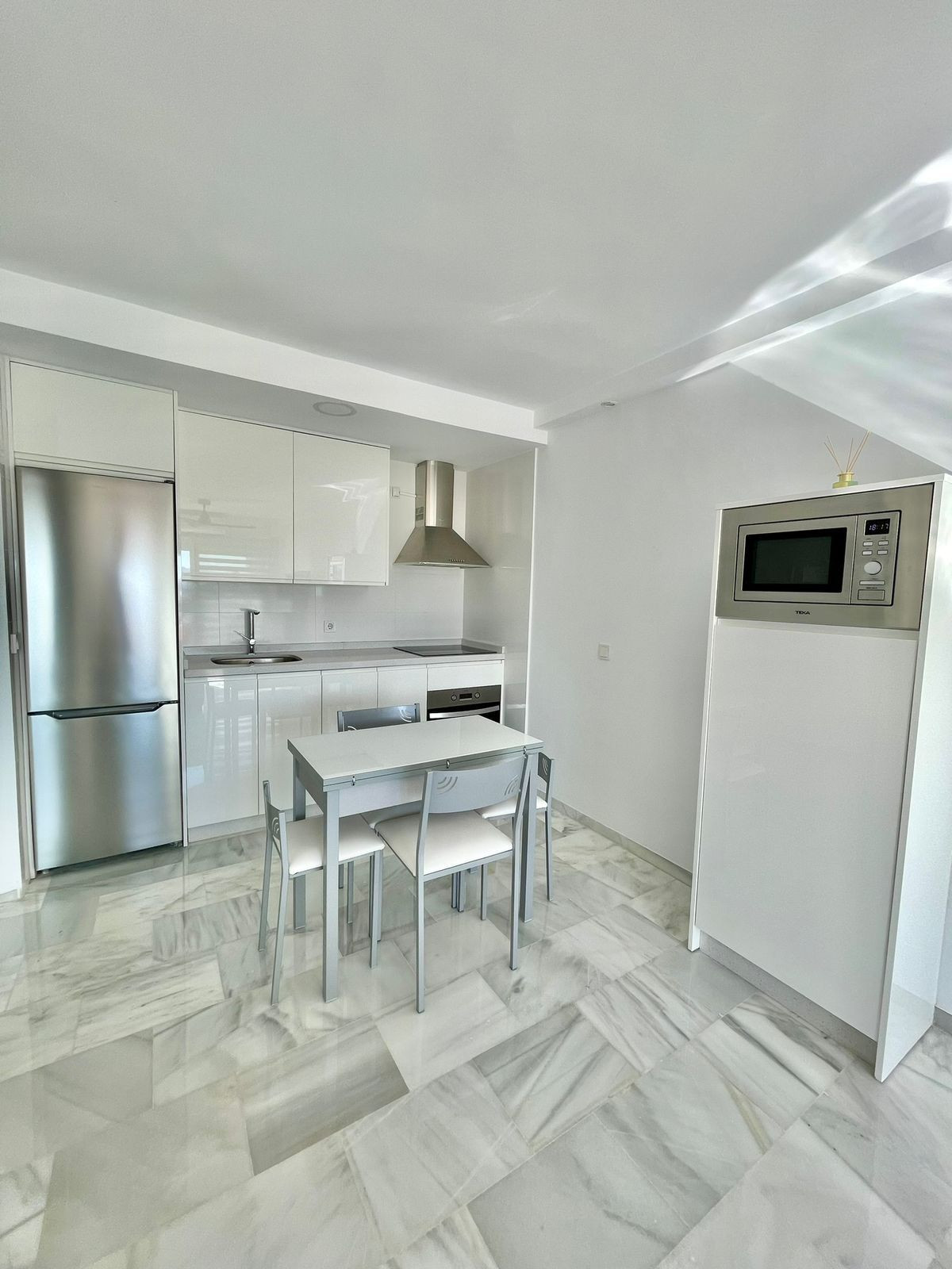 2 Bed Apartment for sale in Los Pacos Costa Del Sol, Málaga, Spain