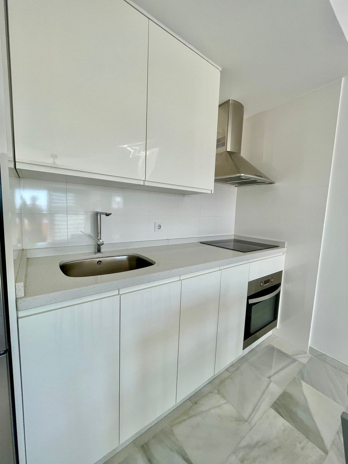 2 Bed Apartment for sale in Los Pacos Costa Del Sol, Málaga, Spain