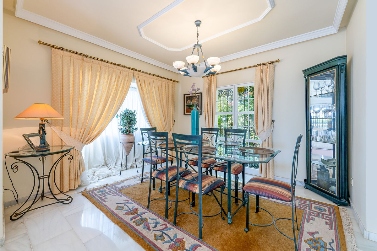 Se vende Villa - Chalet de 3 dormitorios en Costa Del Sol, Málaga, España