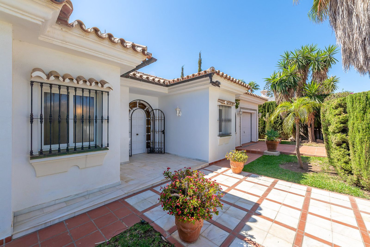 Se vende Villa - Chalet de 3 dormitorios en Costa Del Sol, Málaga, España