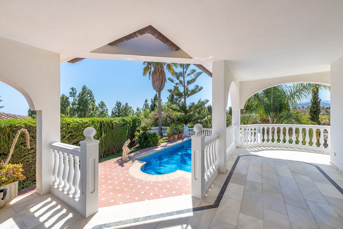 Se vende Villa - Chalet de 3 dormitorios en Costa Del Sol, Málaga, España