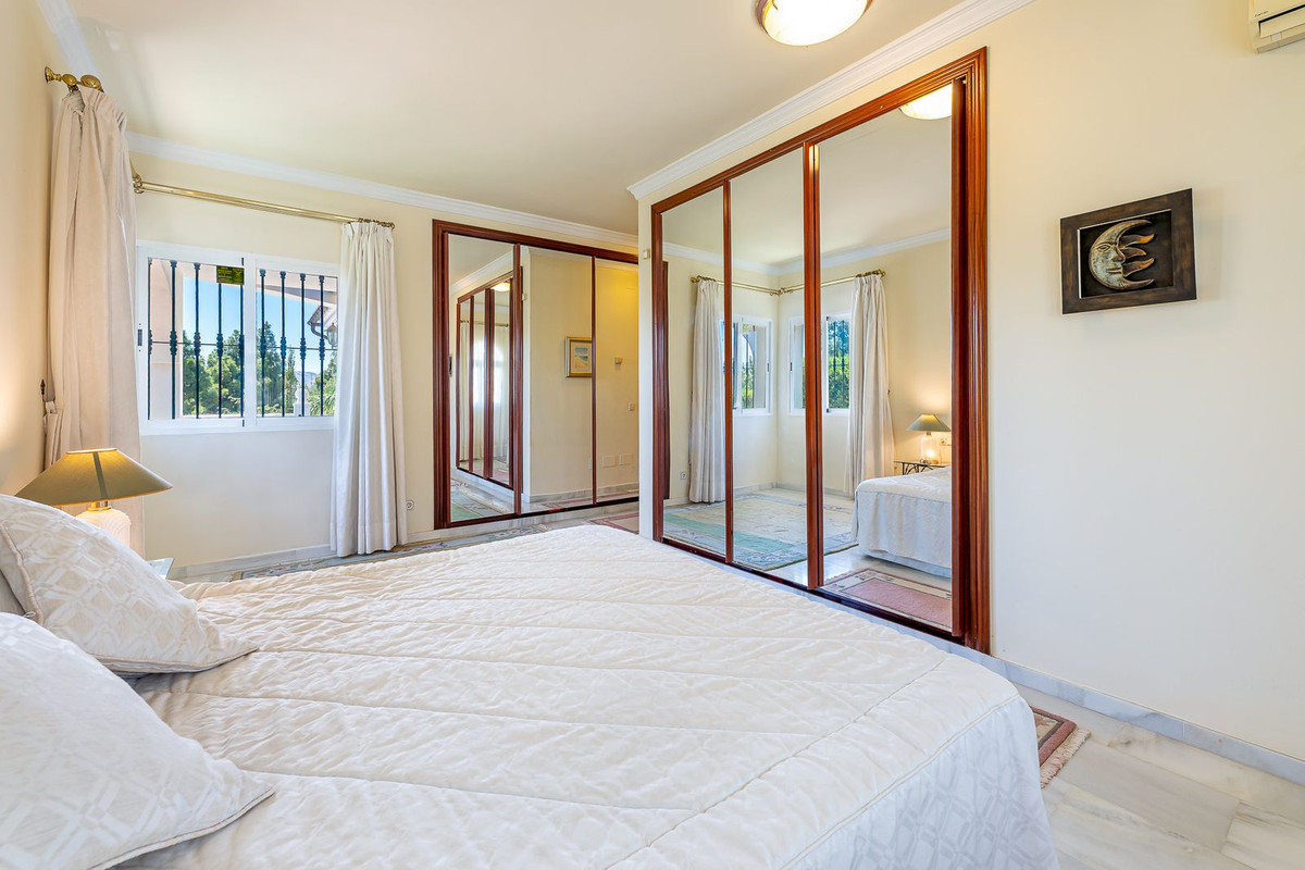 Se vende Villa - Chalet de 3 dormitorios en Costa Del Sol, Málaga, España