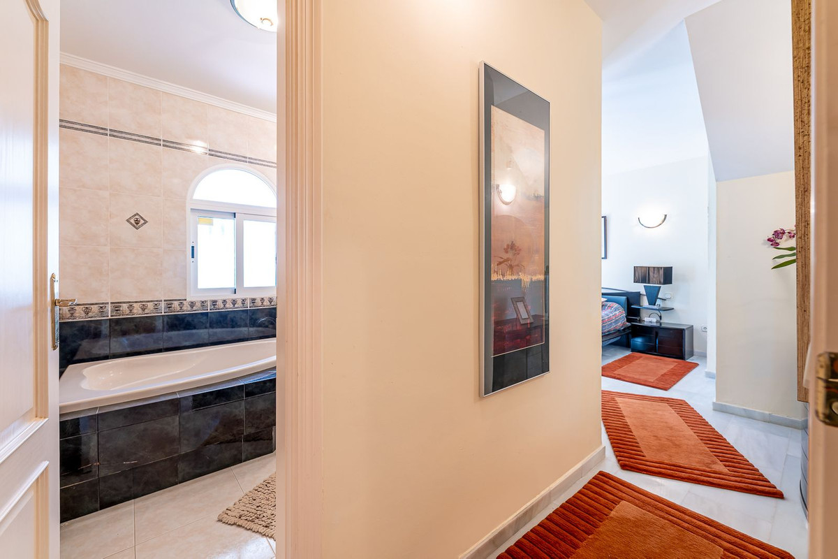 Se vende Villa - Chalet de 3 dormitorios en Costa Del Sol, Málaga, España