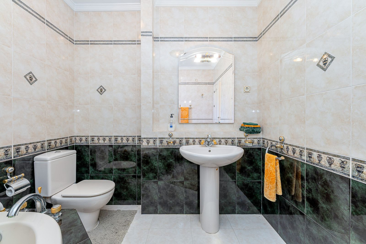 Se vende Villa - Chalet de 3 dormitorios en Costa Del Sol, Málaga, España