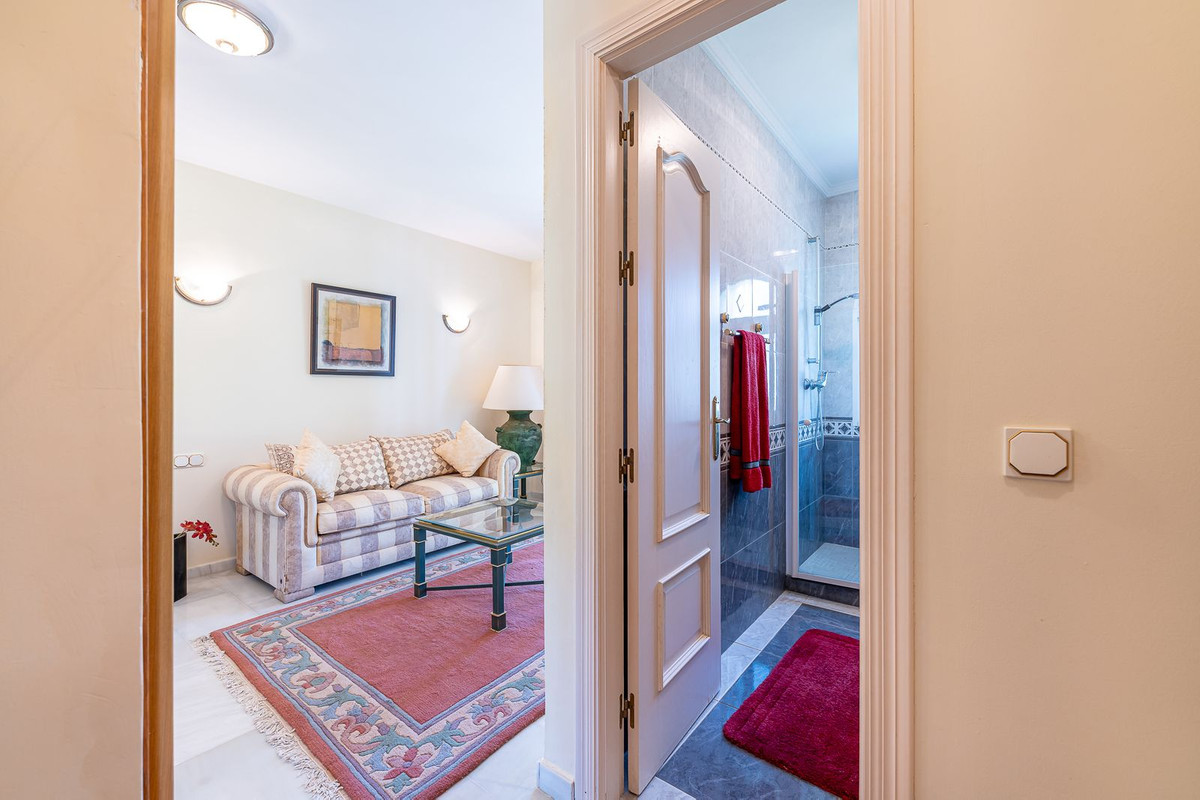 Se vende Villa - Chalet de 3 dormitorios en Costa Del Sol, Málaga, España