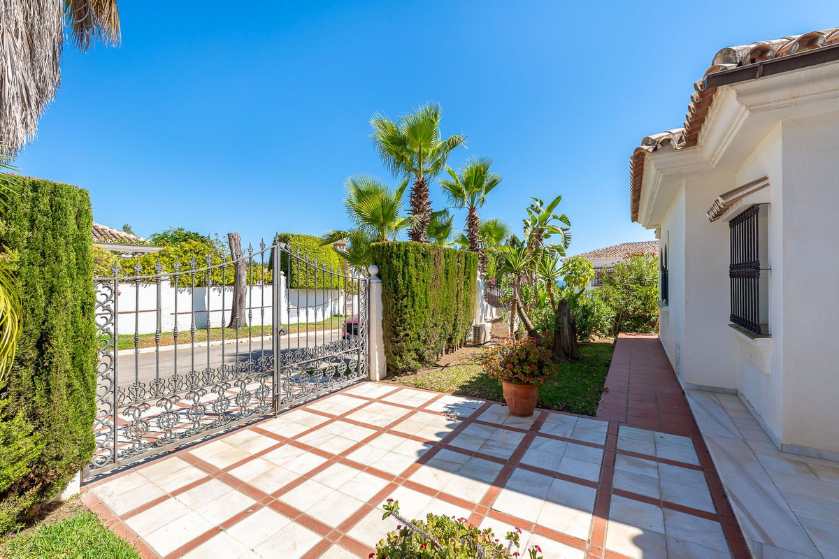 Se vende Villa - Chalet de 3 dormitorios en Costa Del Sol, Málaga, España