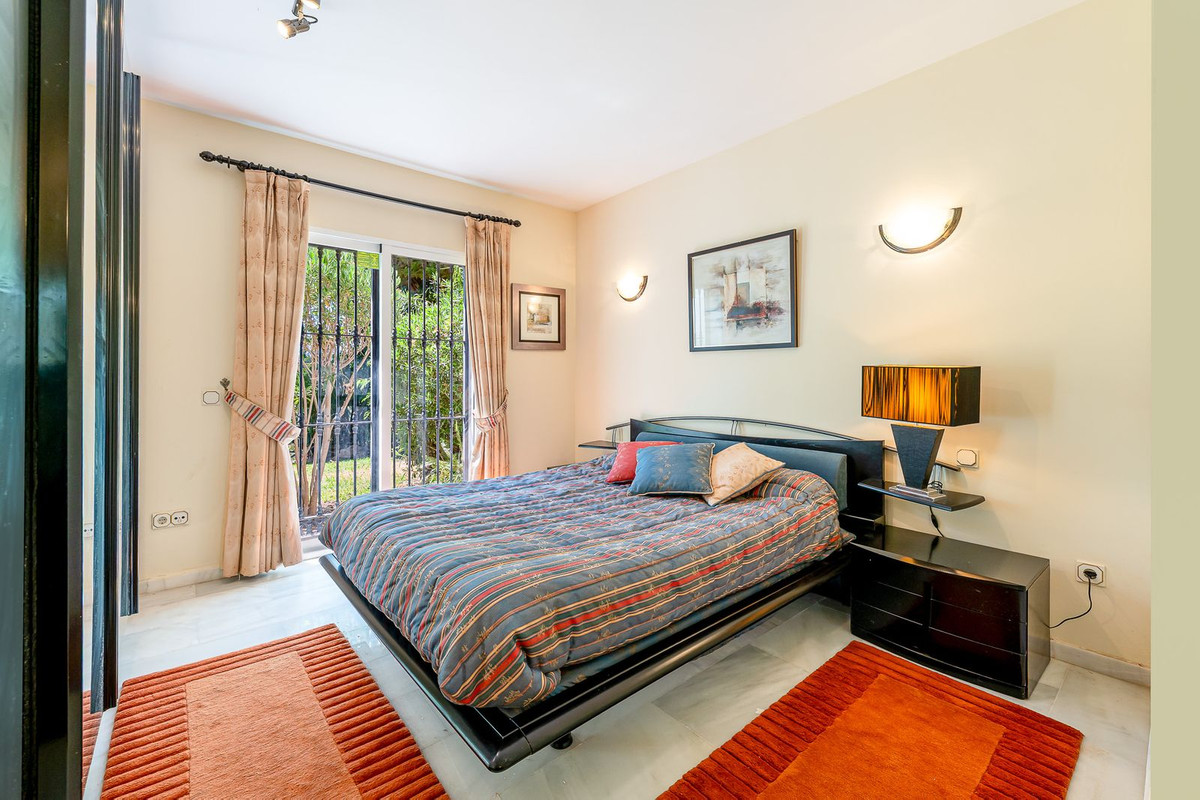 Se vende Villa - Chalet de 3 dormitorios en Costa Del Sol, Málaga, España