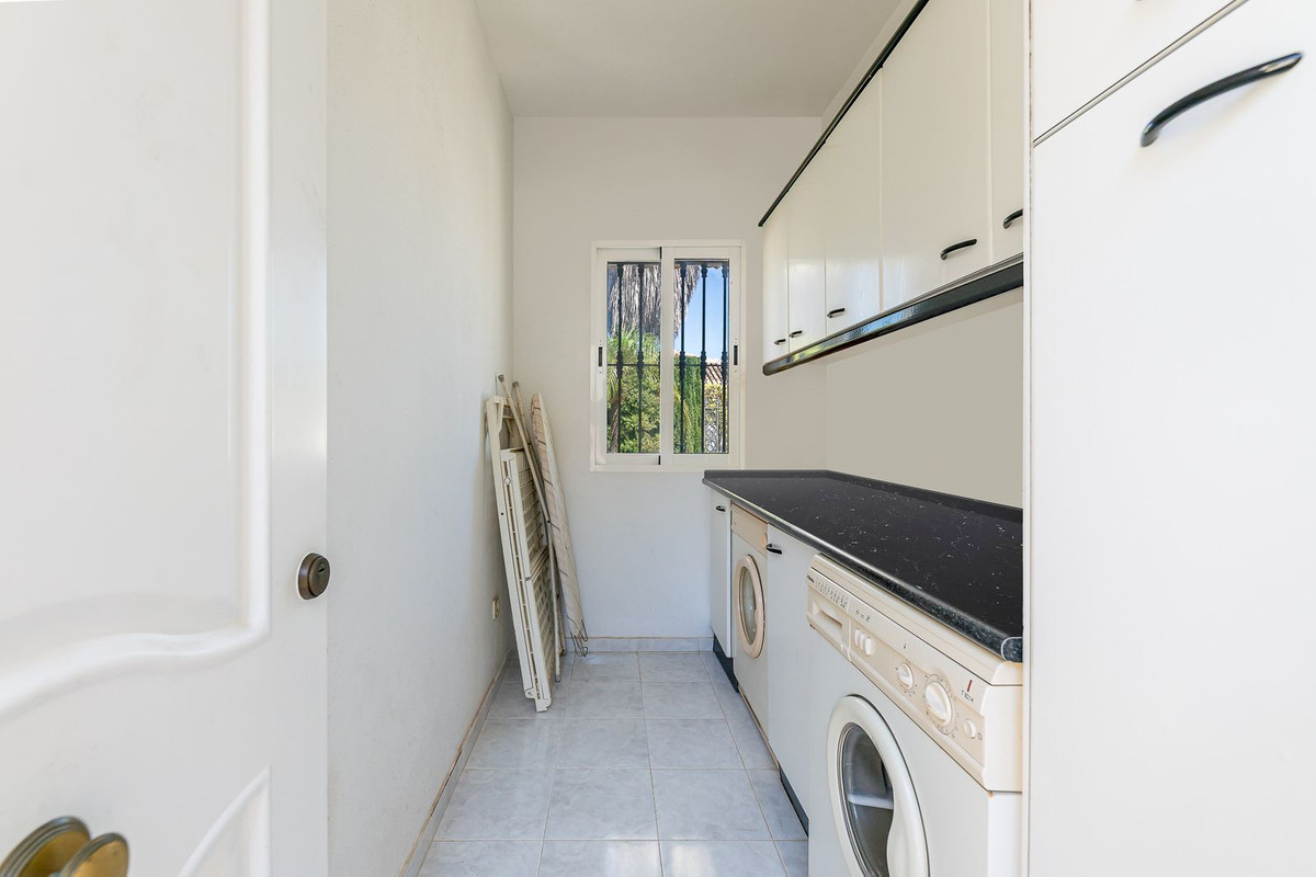 Se vende Villa - Chalet de 3 dormitorios en Costa Del Sol, Málaga, España