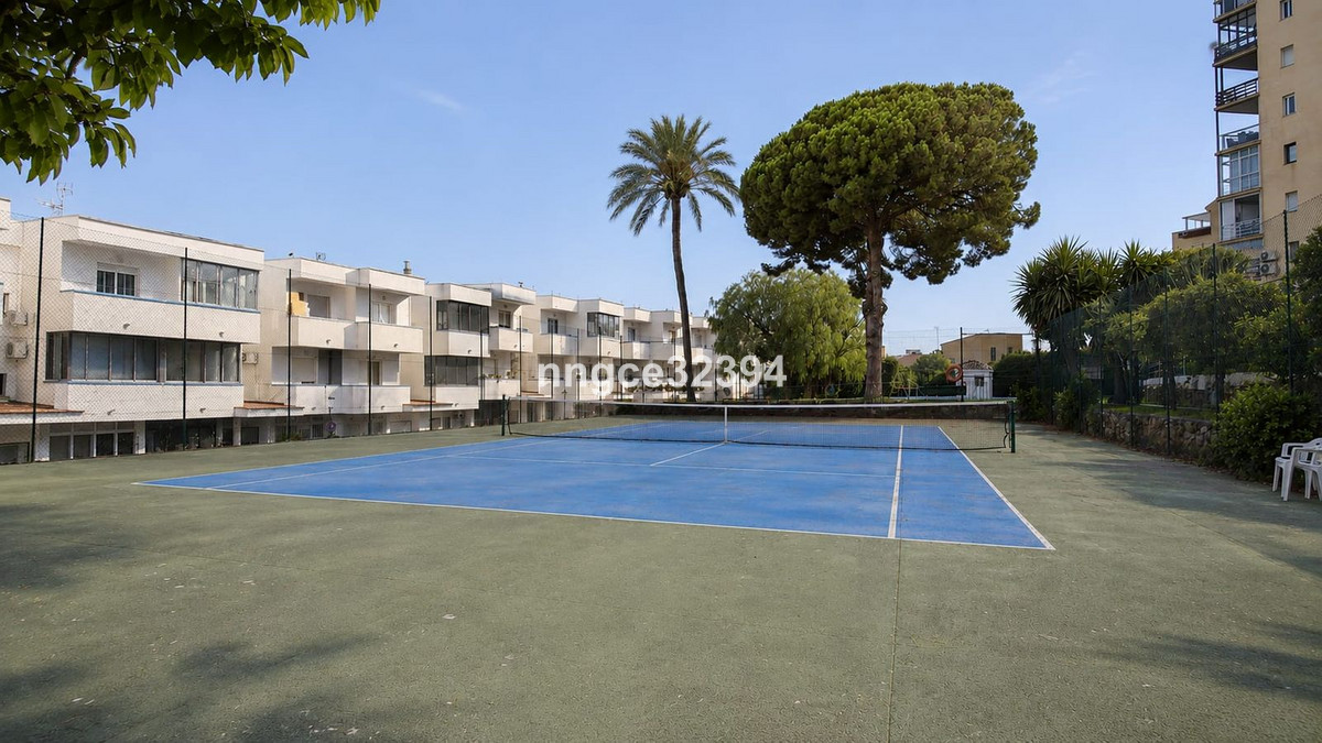 3 Bed Apartment for sale in Estepona Costa Del Sol, Málaga, Spain