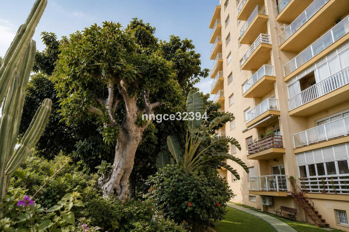3 Bed Apartment for sale in Estepona Costa Del Sol, Málaga, Spain