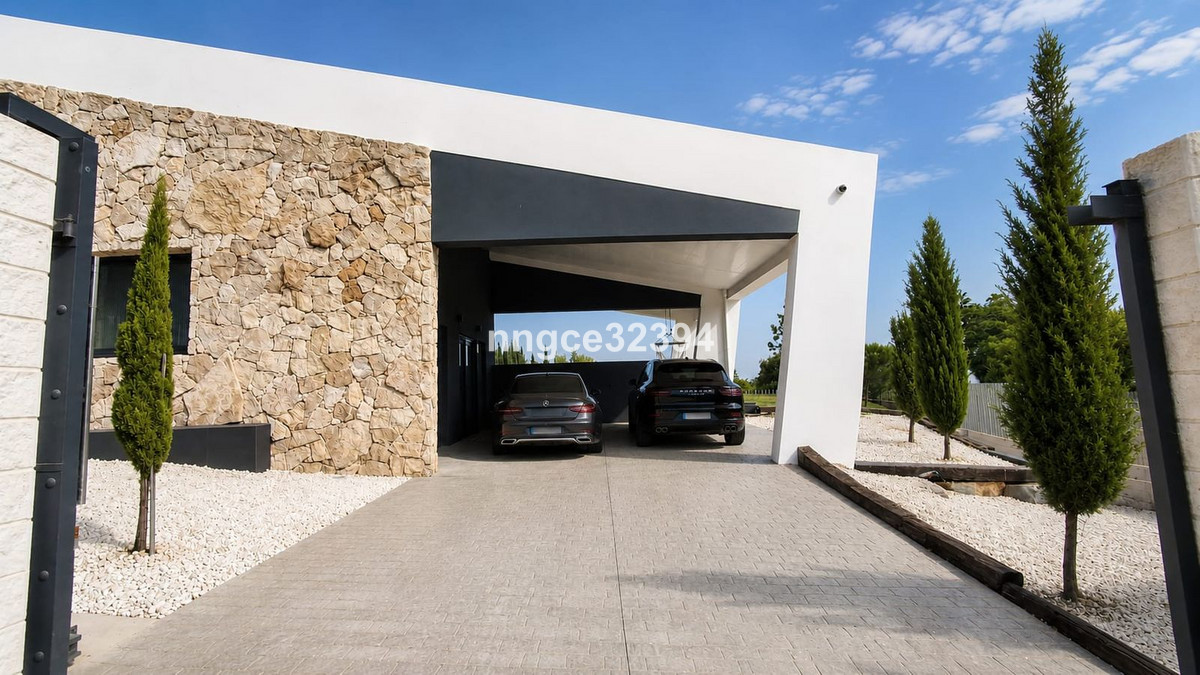 5 Bed Townhouse for sale in New Golden Mile Costa Del Sol, Málaga, Spain