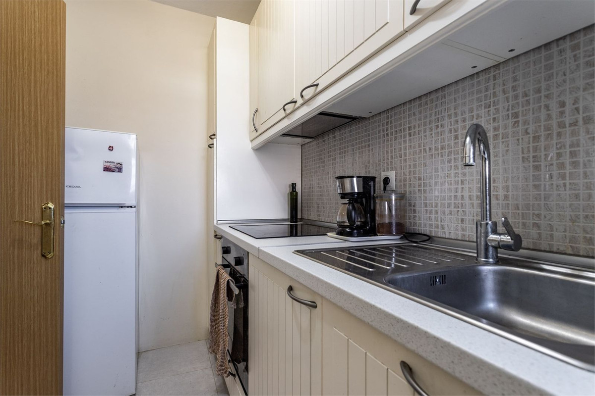 1 Bed Apartment for sale in Fuengirola Costa Del Sol, Málaga, Spain