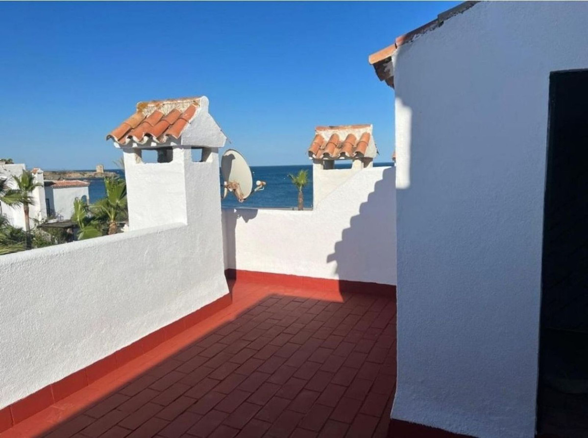 4 Bed Townhouse for sale in Casares Playa Costa Del Sol, Málaga, Spain
