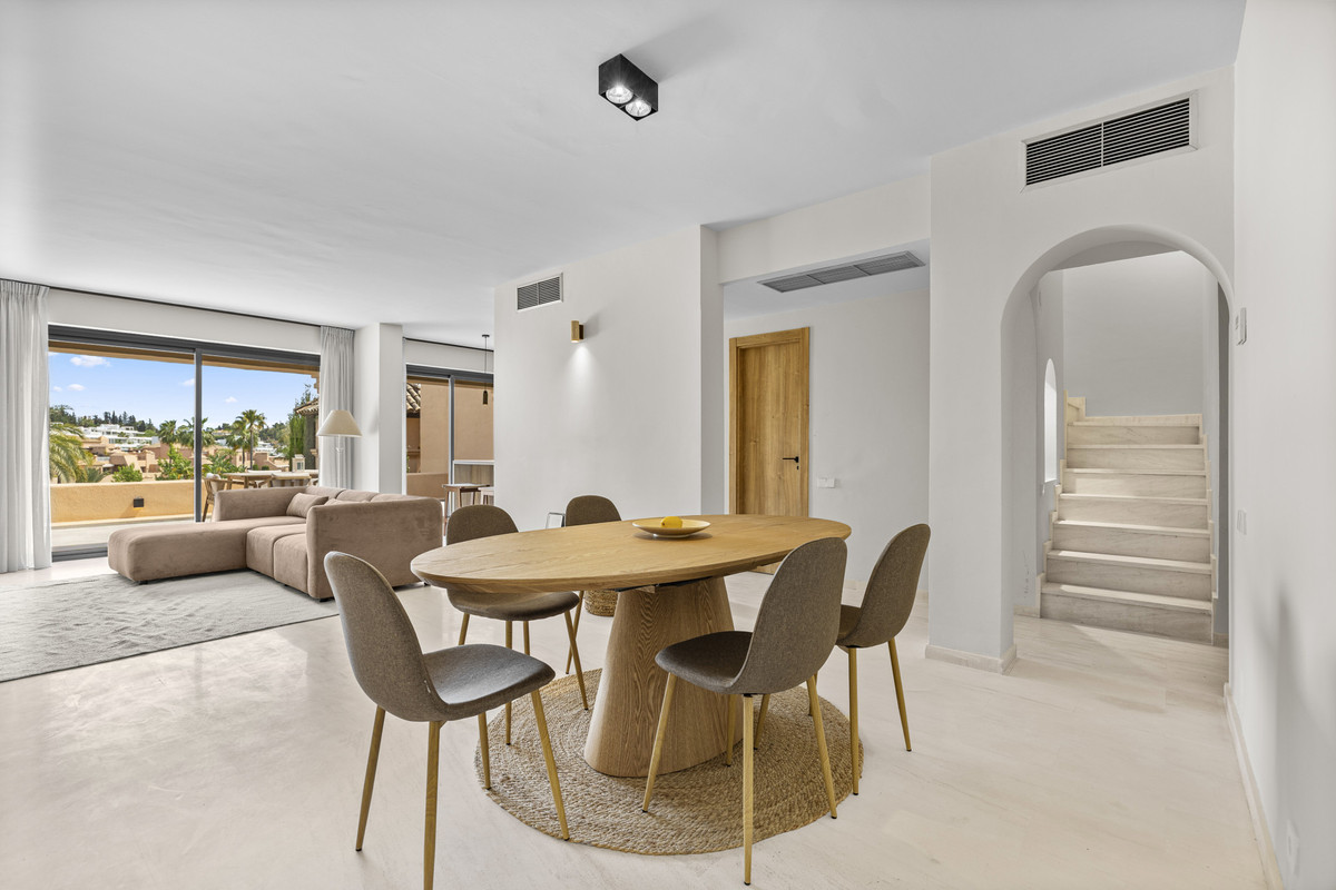 3 Bed Apartment for sale in Estepona Costa Del Sol, Málaga, Spain