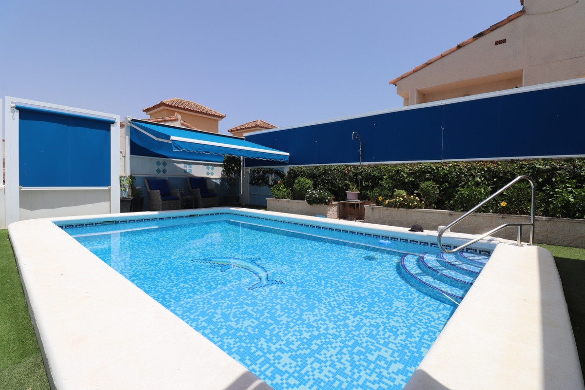 4 Bed Townhouse for sale in Algorfa Costa Blanca, Alicante, Spain