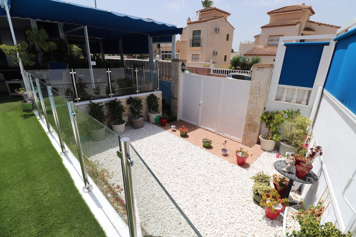 4 Bed Townhouse for sale in Algorfa Costa Blanca, Alicante, Spain