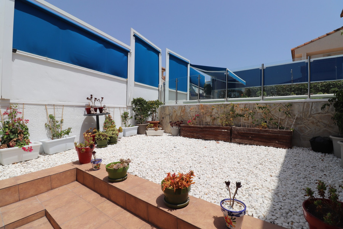 4 Bed Townhouse for sale in Algorfa Costa Blanca, Alicante, Spain