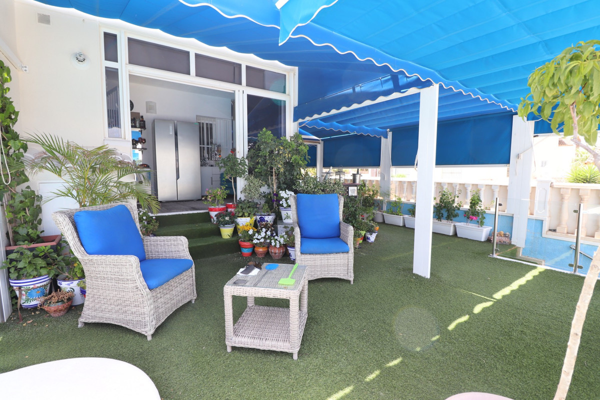 4 Bed Townhouse for sale in Algorfa Costa Blanca, Alicante, Spain