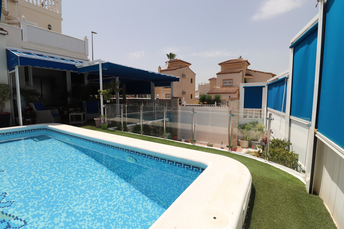4 Bed Townhouse for sale in Algorfa Costa Blanca, Alicante, Spain