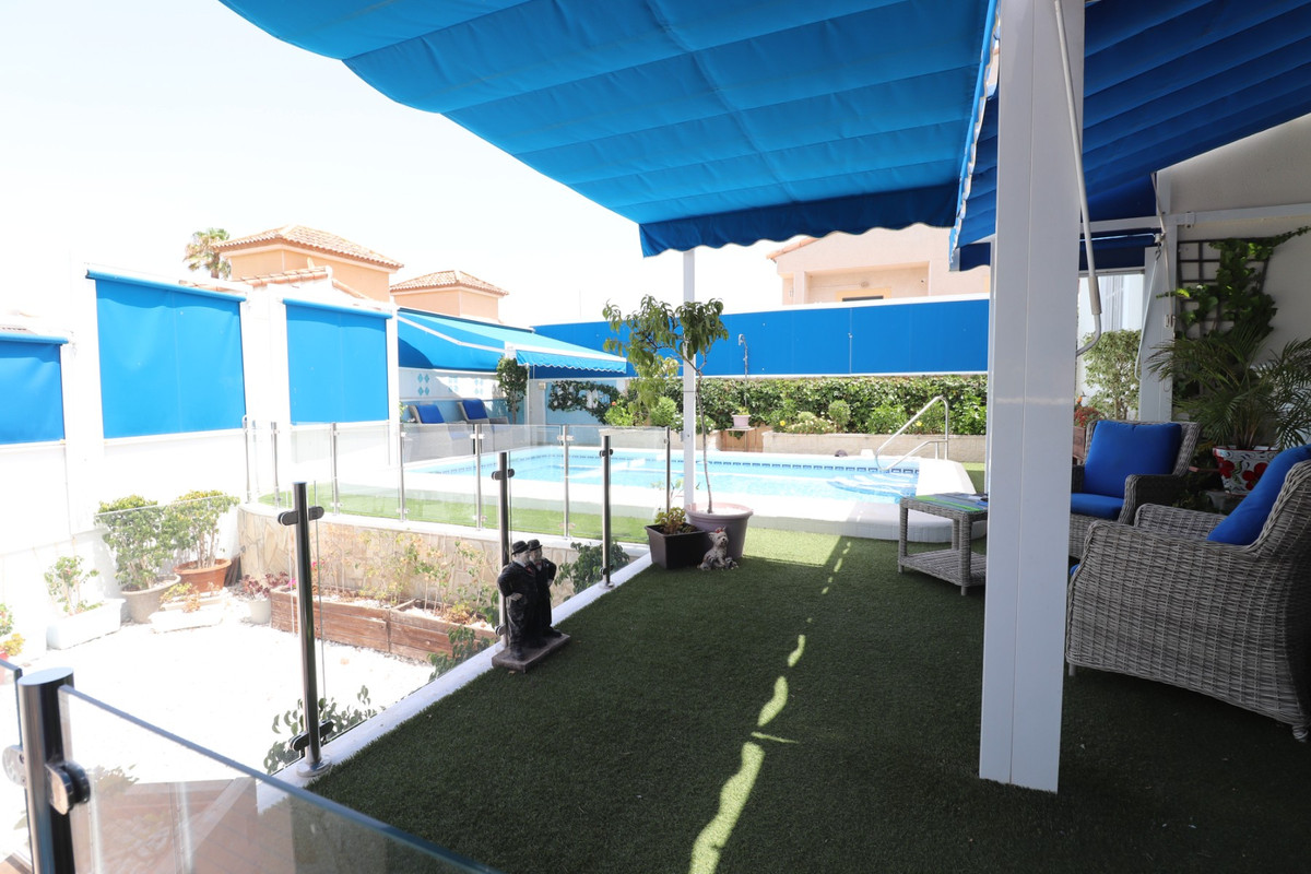4 Bed Townhouse for sale in Algorfa Costa Blanca, Alicante, Spain