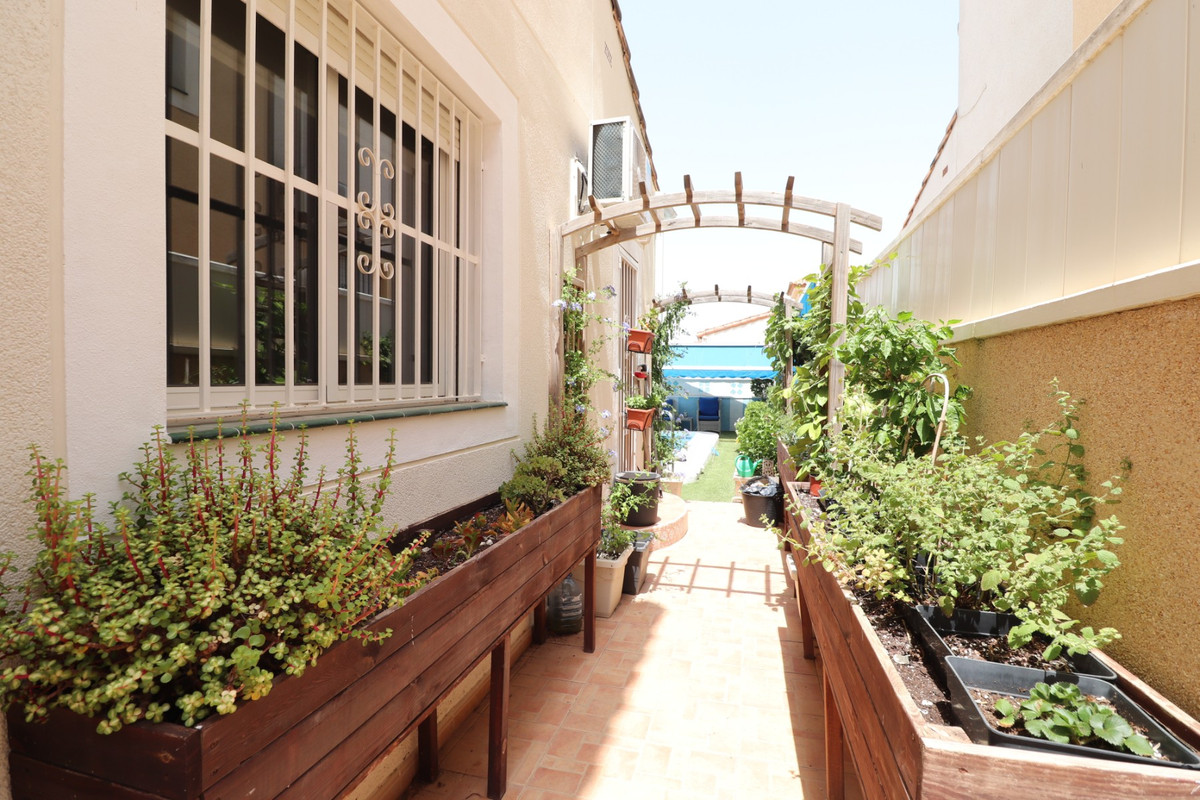 4 Bed Townhouse for sale in Algorfa Costa Blanca, Alicante, Spain