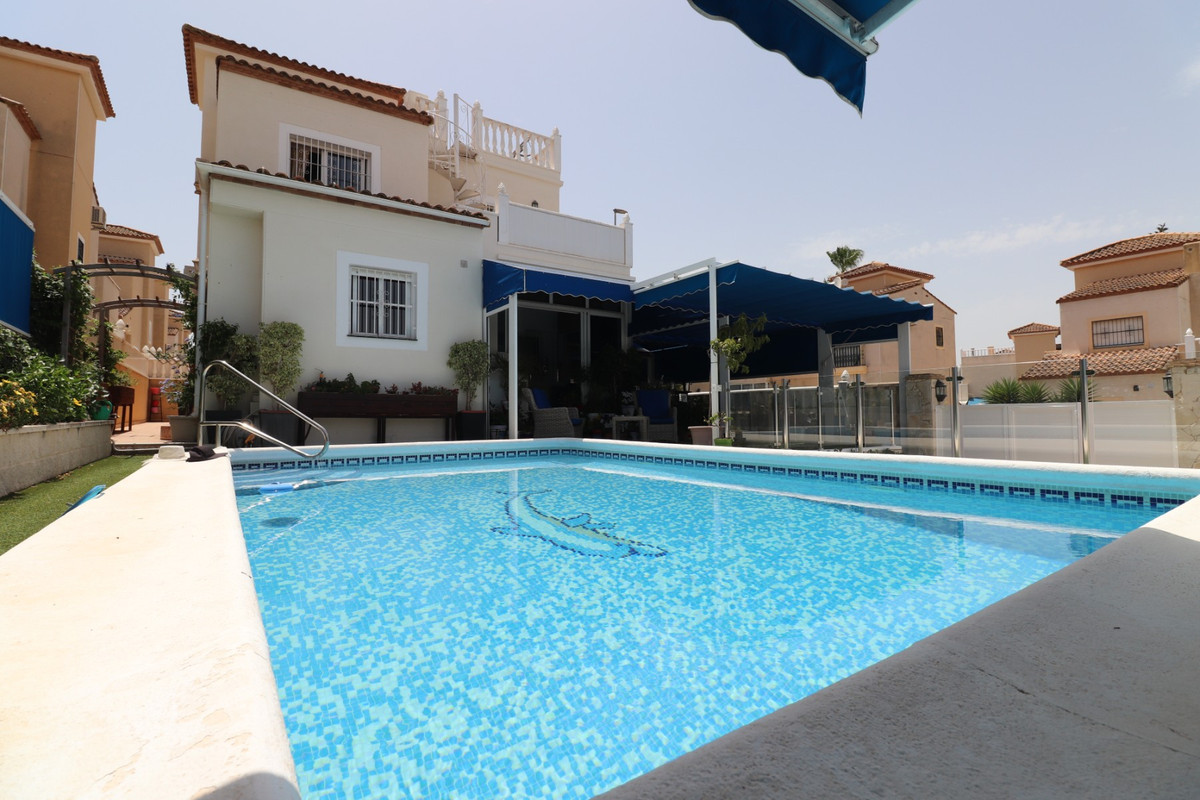4 Bed Townhouse for sale in Algorfa Costa Blanca, Alicante, Spain