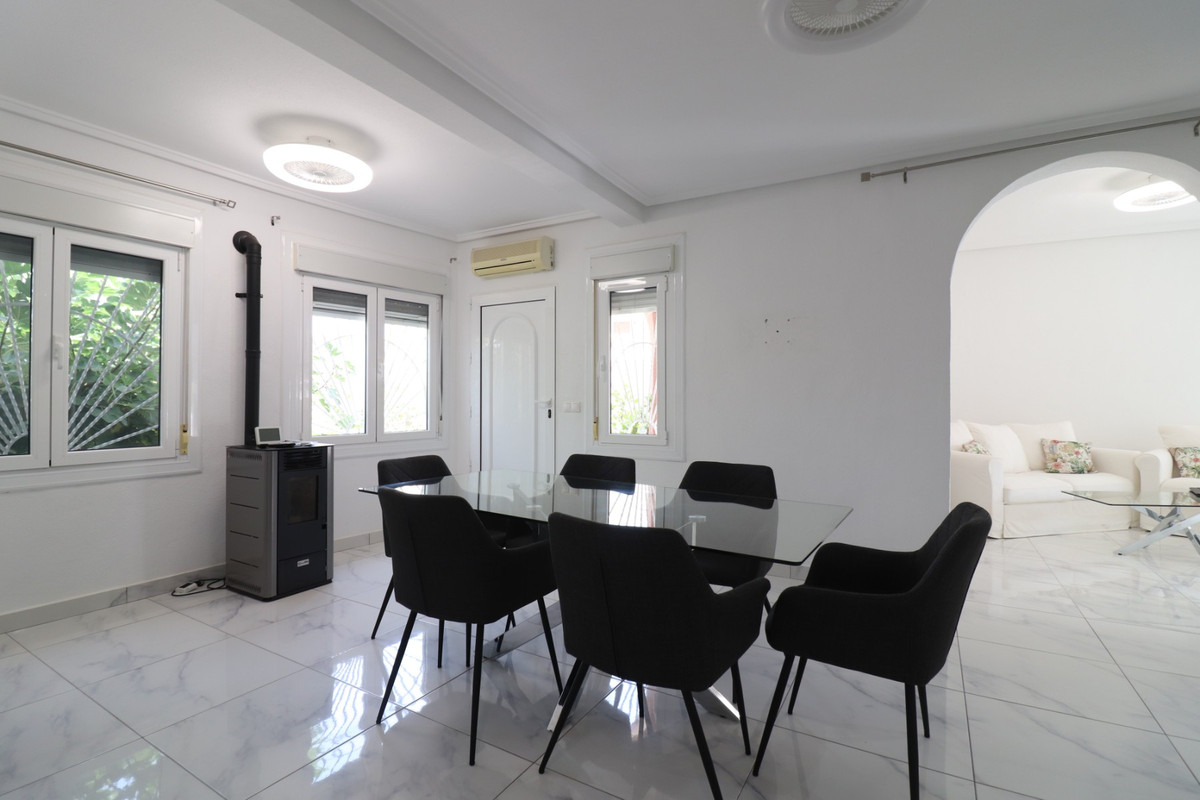 Se vende Villa - Chalet de 3 dormitorios en Costa Blanca, Alicante, España
