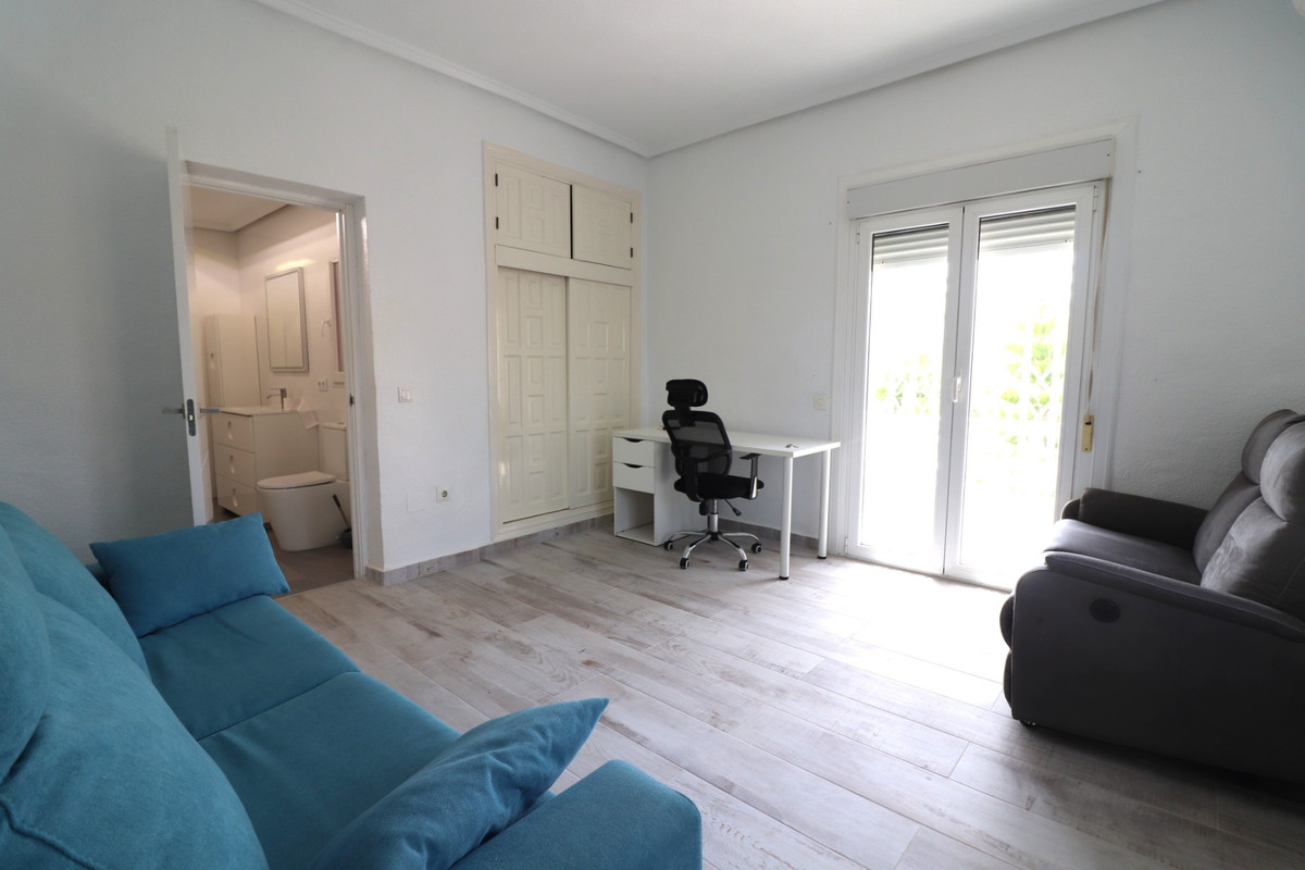 Se vende Villa - Chalet de 3 dormitorios en Costa Blanca, Alicante, España