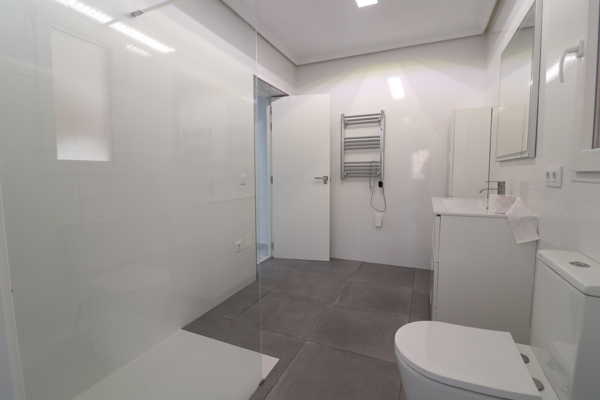 Se vende Villa - Chalet de 3 dormitorios en Costa Blanca, Alicante, España