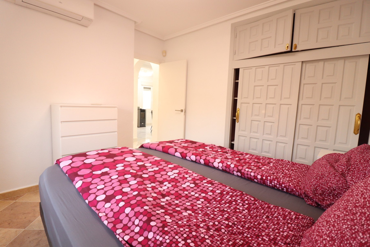 Se vende Villa - Chalet de 3 dormitorios en Costa Blanca, Alicante, España