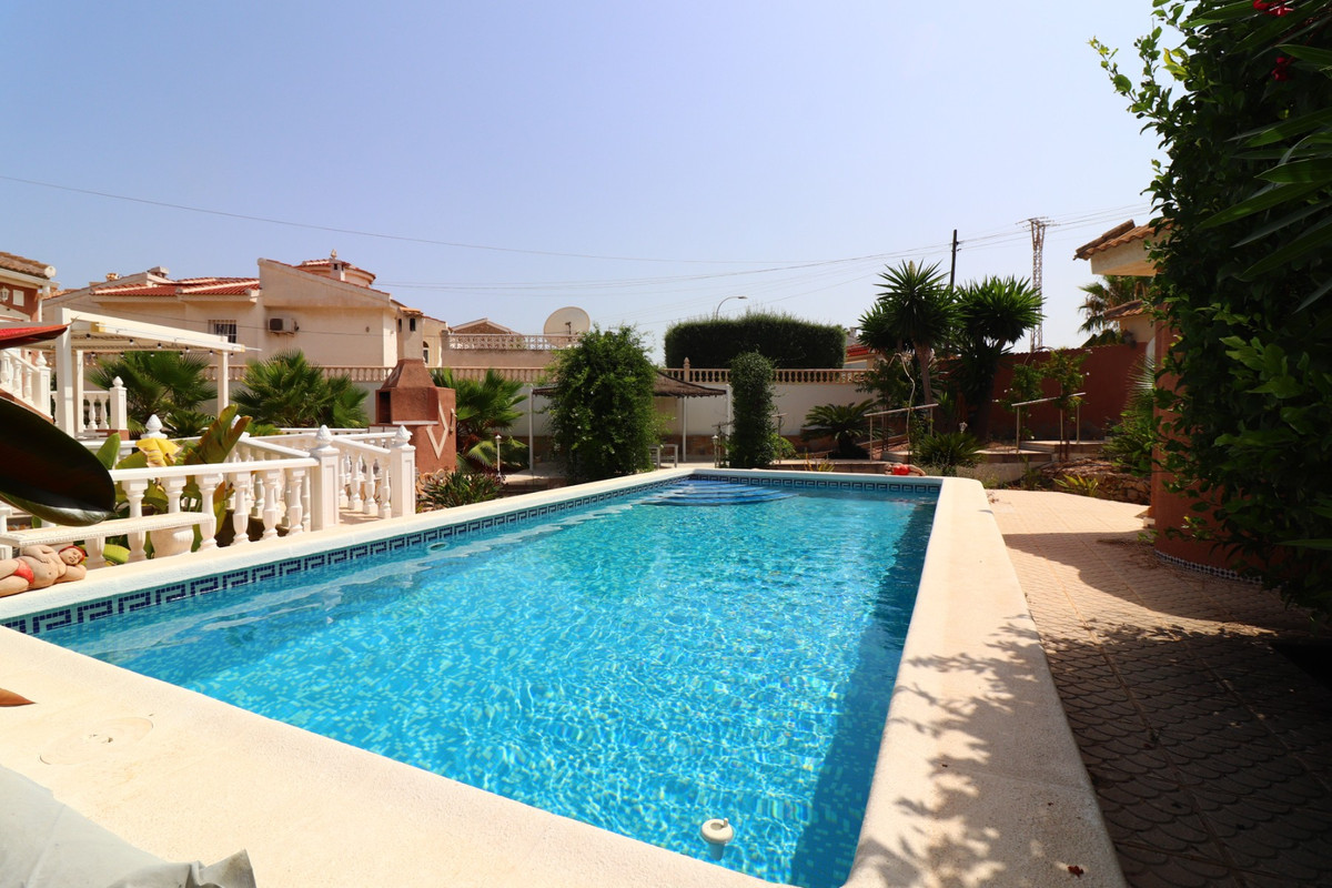 Se vende Villa - Chalet de 3 dormitorios en Costa Blanca, Alicante, España