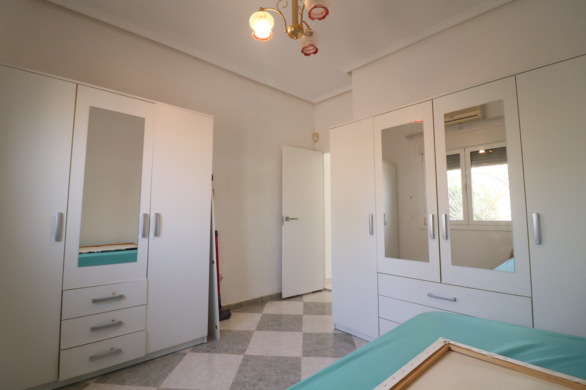 Se vende Villa - Chalet de 3 dormitorios en Costa Blanca, Alicante, España