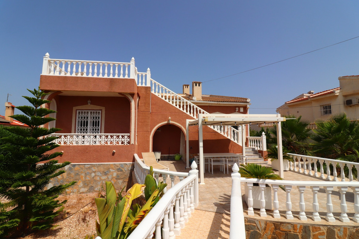Se vende Villa - Chalet de 3 dormitorios en Costa Blanca, Alicante, España